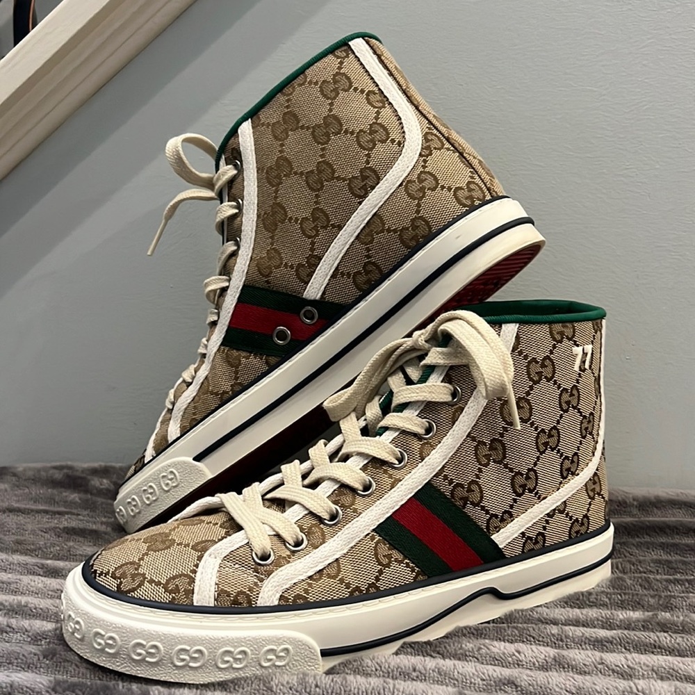 Women's Gucci Tennis 1977 high top sneaker Size 8